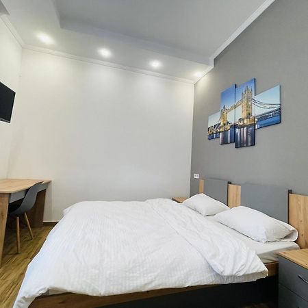 Apartment For Rent In The City Center Of Kharkiv K18 Elinaflats Exterior photo