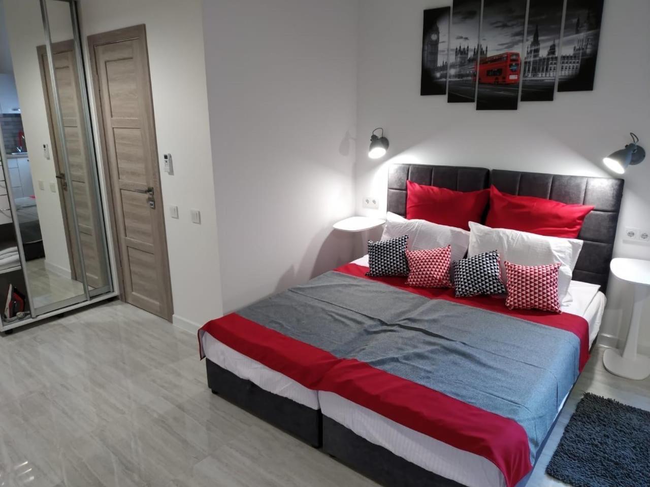 Apartment For Rent In The City Center Of Kharkiv K18 Elinaflats Exterior photo